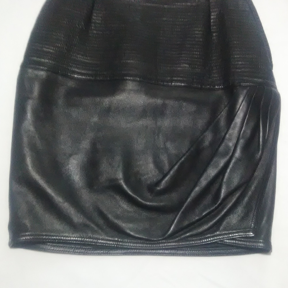 GIANNI VERSACE Vintage Black Leather Skirt Size 42 - Picture 2 of 7